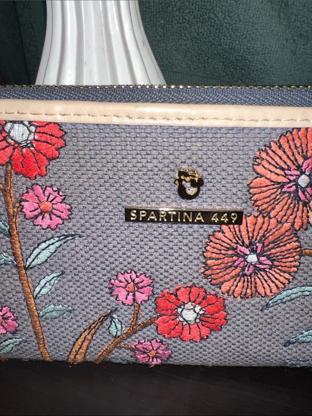 Spartina 449 Gray Floral Embroidered Zip-Around Wallet with Cream Trim - Picture 2 of 7